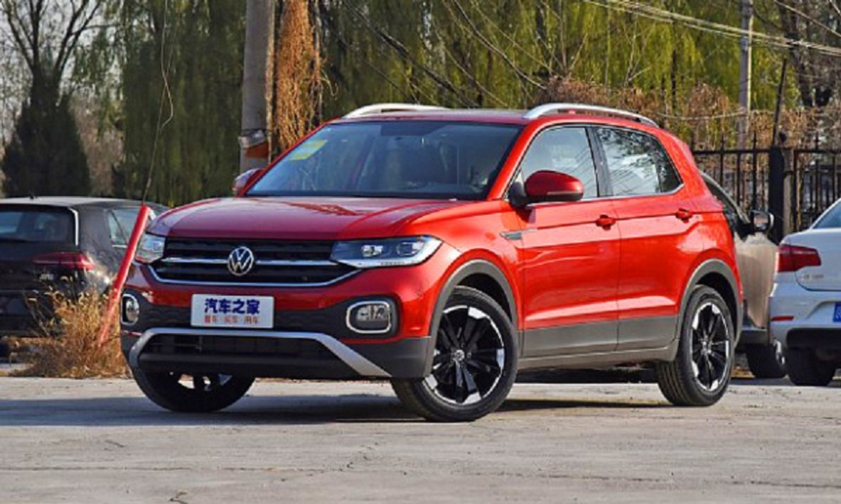 В российских автосалонах появились кроссоверы Volkswagen Tacqua стоимостью от 2,6 млн. руб., завезенные из Китая